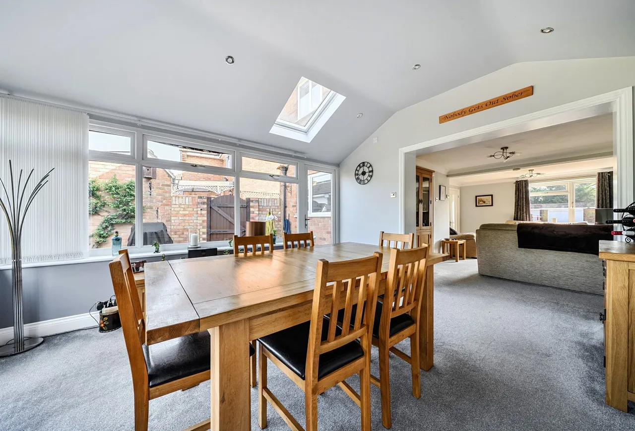Woodside Crescent, Surrey, Smallfield, RH6 9NA, photo 16