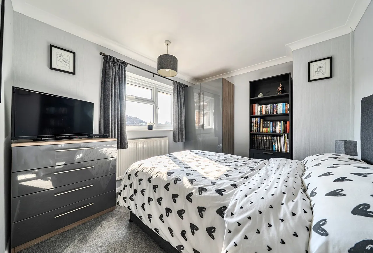 Woodside Crescent, Surrey, Smallfield, RH6 9NA, photo 12