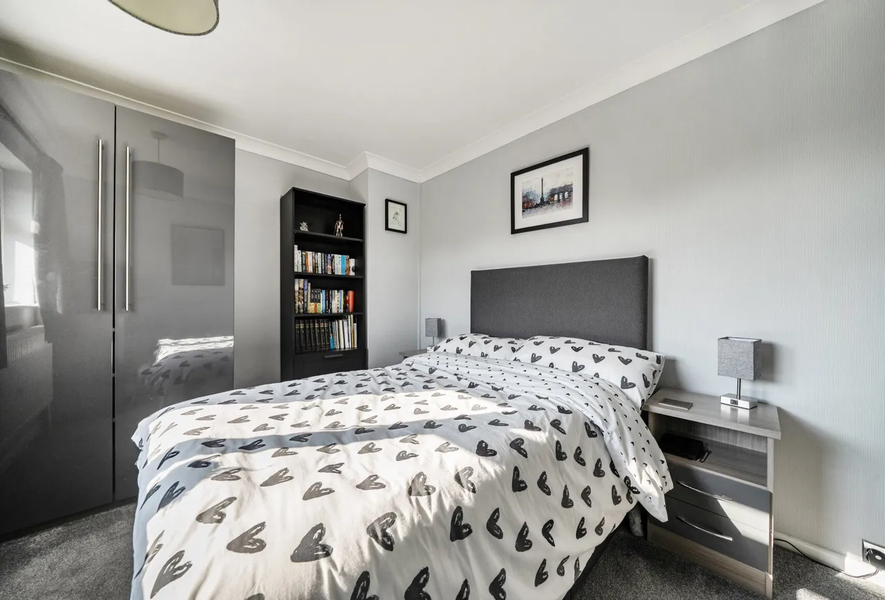 Woodside Crescent, Surrey, Smallfield, RH6 9NA, photo 21