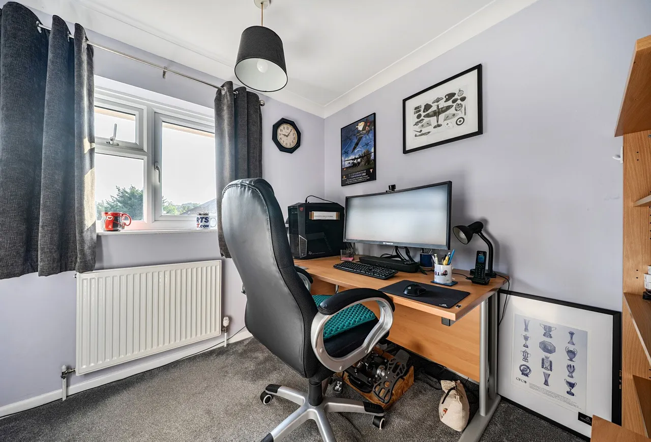 Woodside Crescent, Surrey, Smallfield, RH6 9NA, photo 13