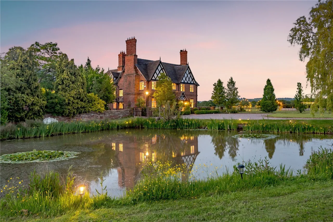 Near Tarporley, A Fully Restored Period Farmhouse, CH3, photo 3