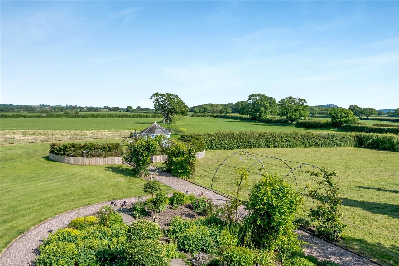 Near Tarporley, A Fully Restored Period Farmhouse, CH3, photo 36