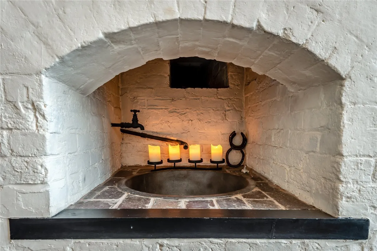 Near Tarporley, A Fully Restored Period Farmhouse, CH3, photo 14