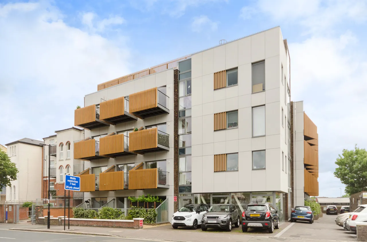 flat for sale — Flat 31, Paxton House, 9 Cargreen Road, London