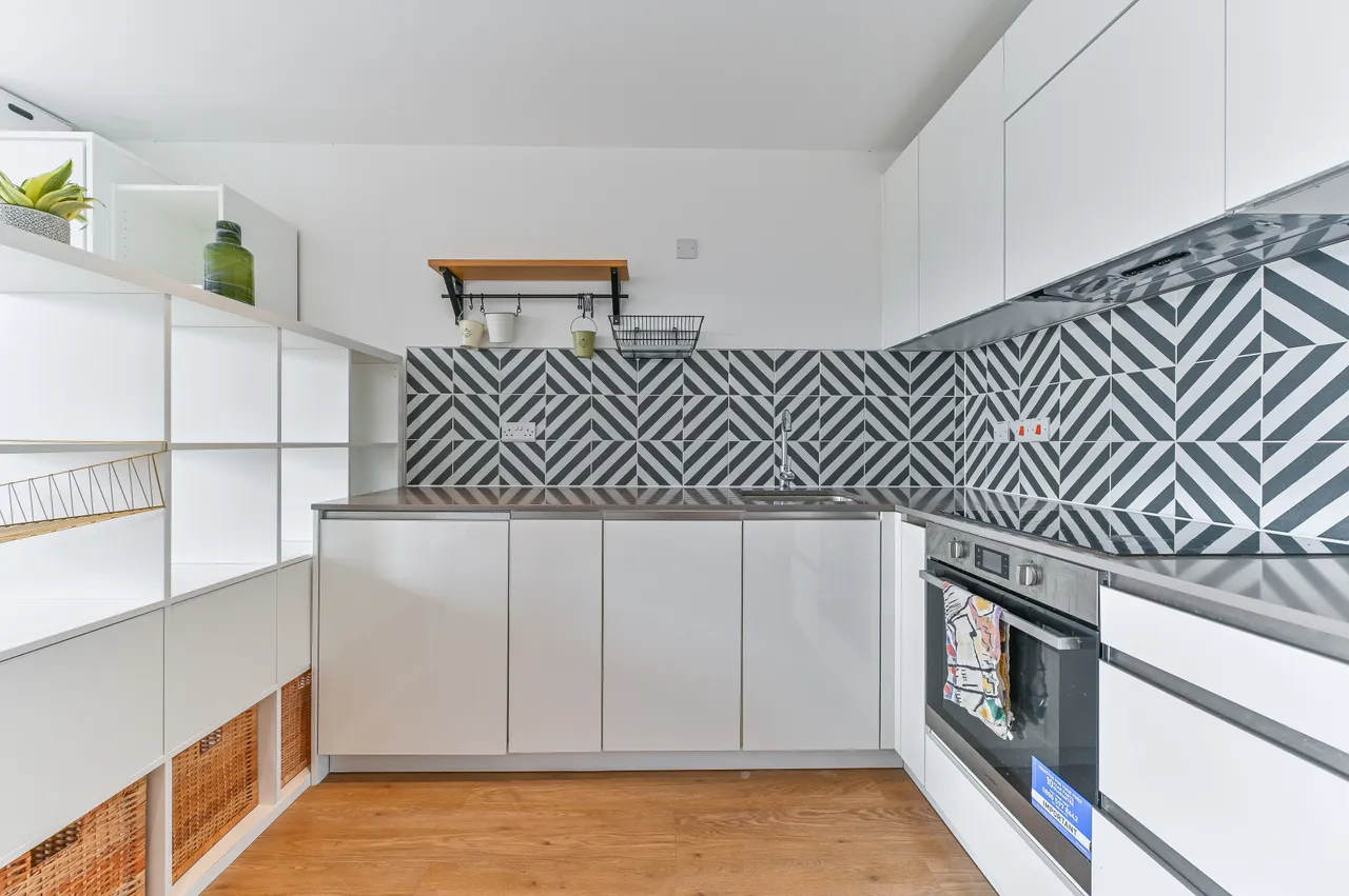 Flat 31, Paxton House, 9 Cargreen Road, London, photo 5