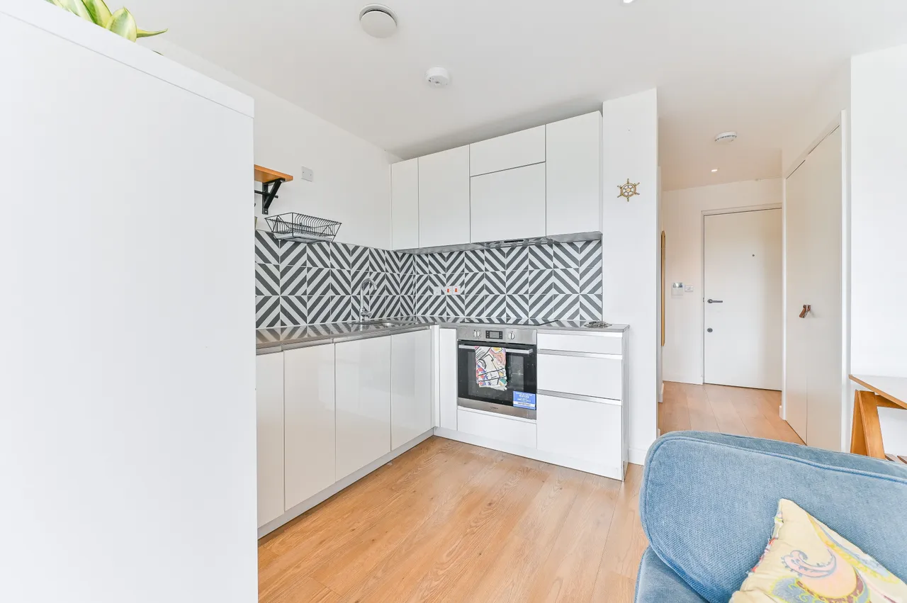 Flat 31, Paxton House, 9 Cargreen Road, London, photo 11