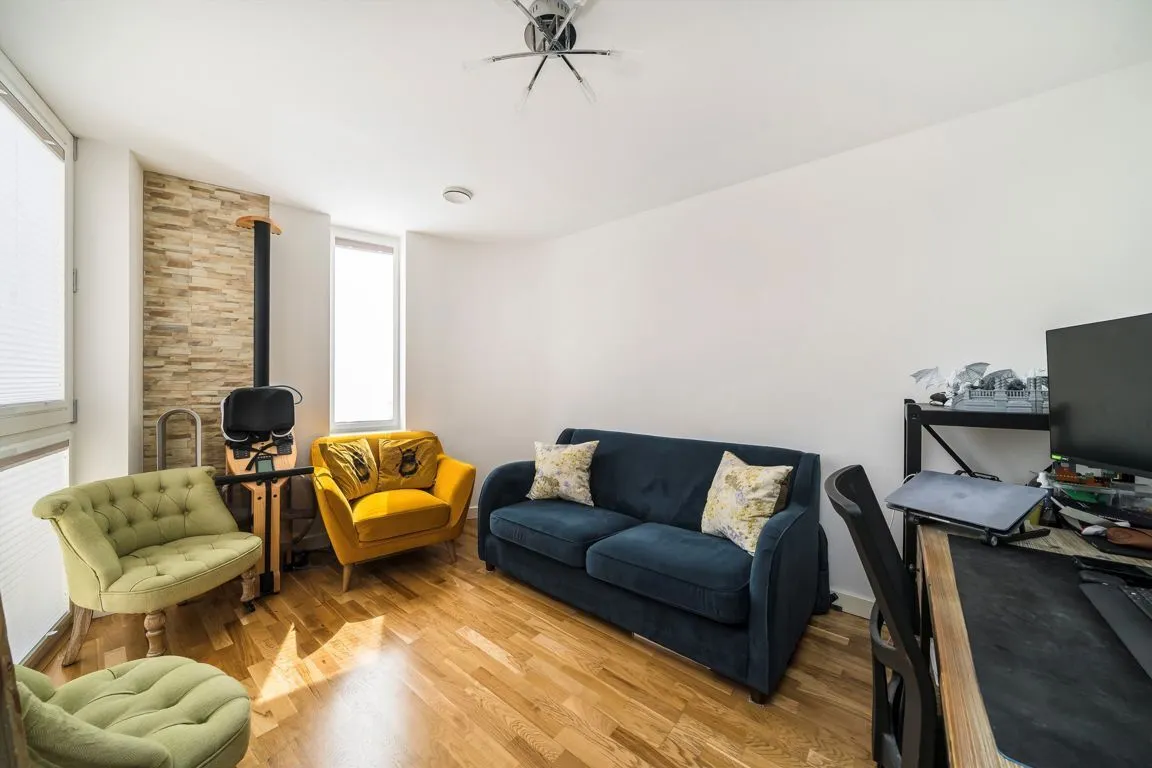 Baltic Avenue, TW8, photo 6