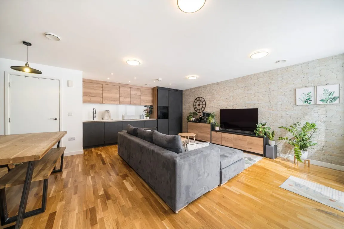 Baltic Avenue, TW8, photo 4