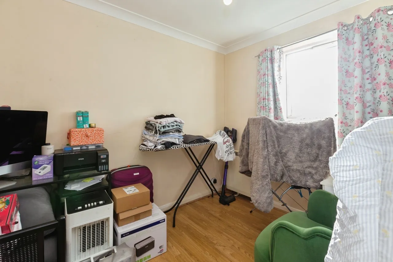Buckingham Road, Aylesbury, Buckinghamshire, HP19, photo 6