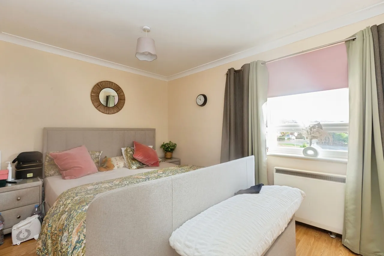 Buckingham Road, Aylesbury, Buckinghamshire, HP19, photo 4