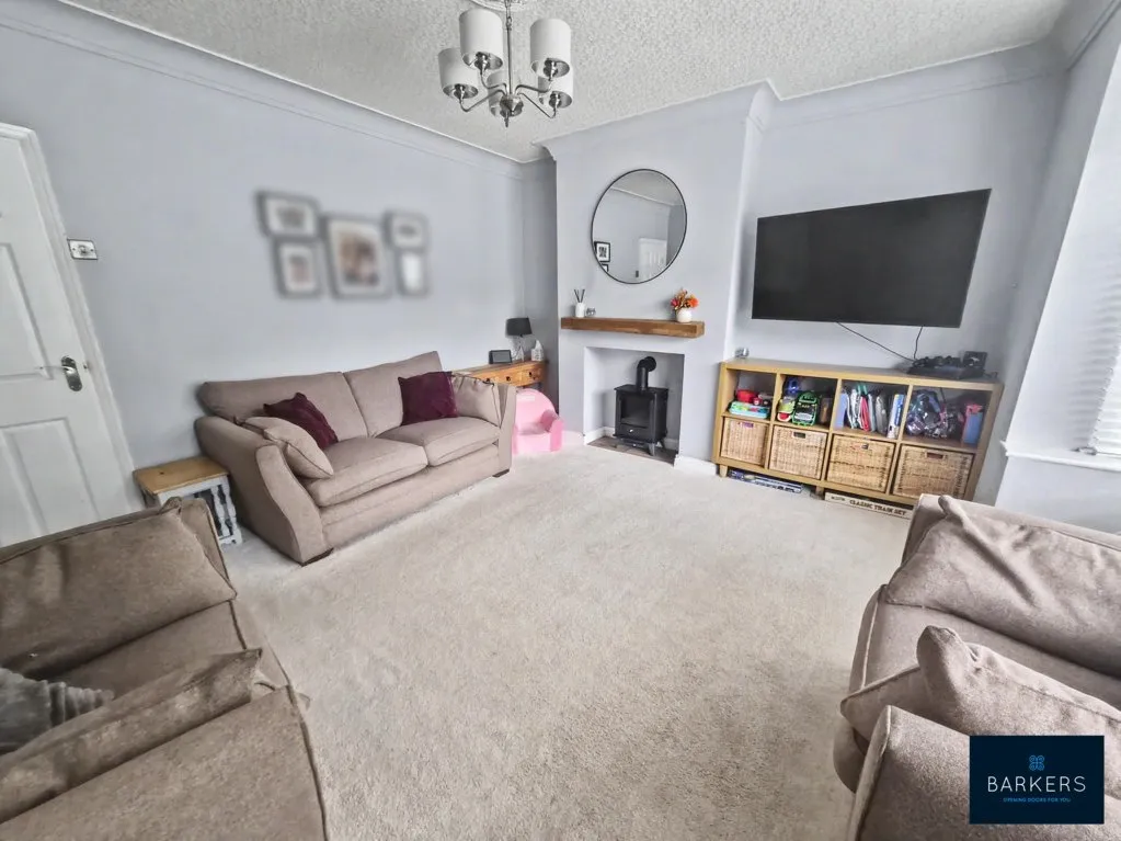 Moorlands Road, Birkenshaw BD11 2BP, photo 2