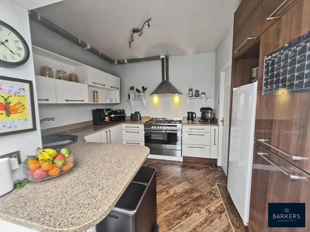 Moorlands Road, Birkenshaw BD11 2BP, photo 6
