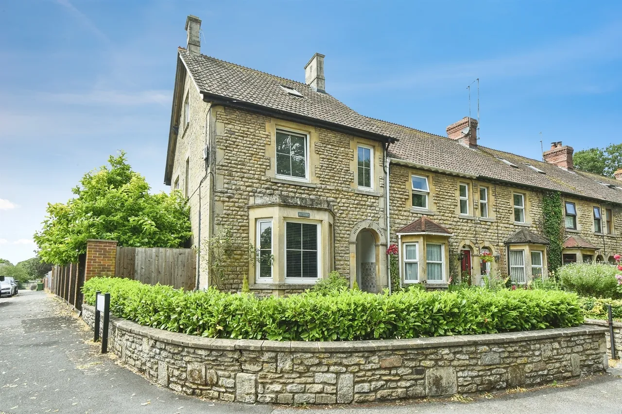 5 bed house for sale — Wessington Avenue, CALNE