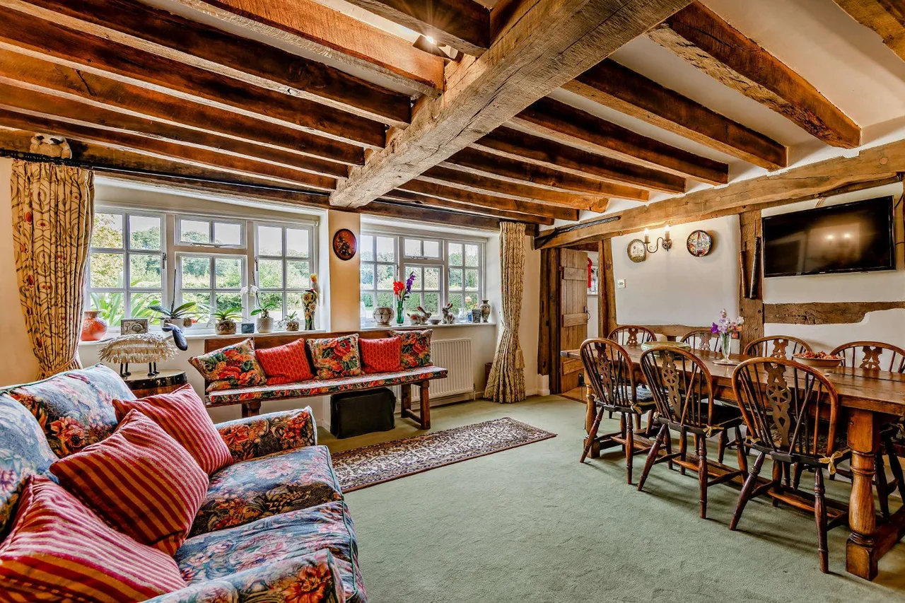 Old Holbrook, Horsham, RH12, photo 8