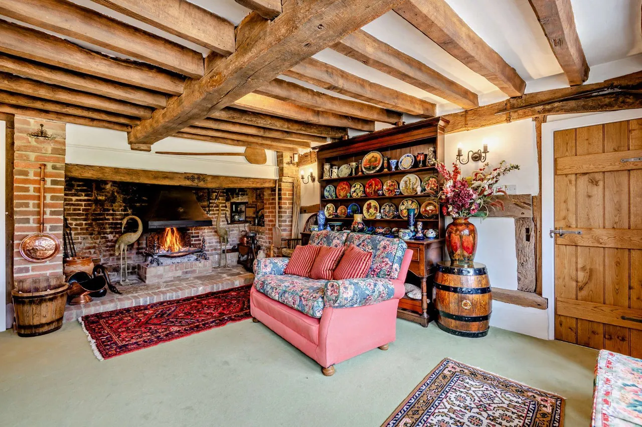 Old Holbrook, Horsham, RH12, photo 7