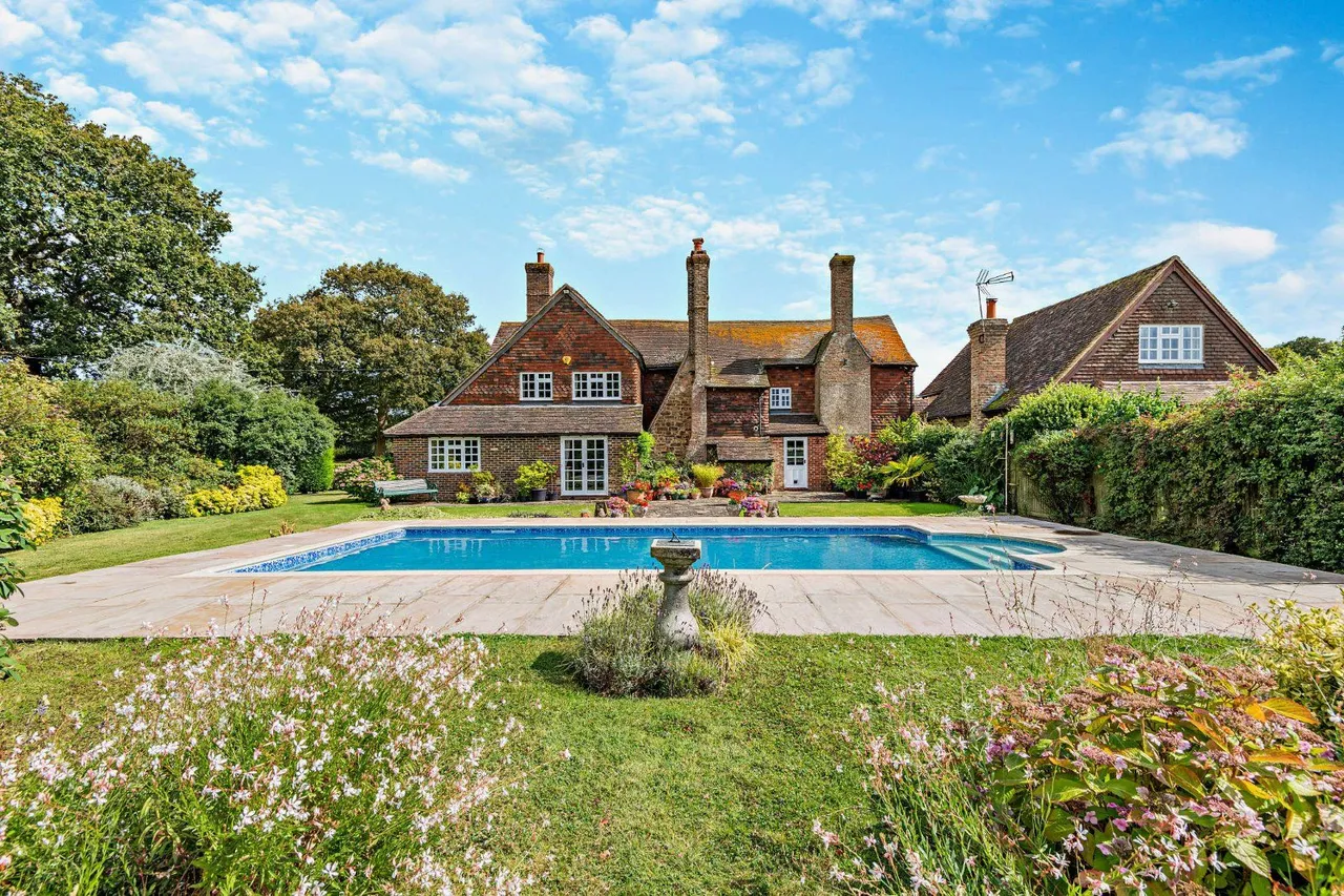 Old Holbrook, Horsham, RH12, photo 5