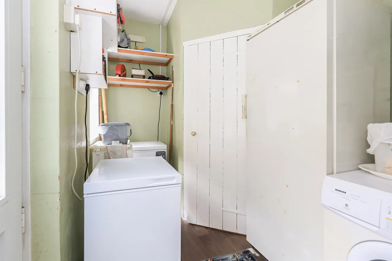 Mount Road, Penn, WV4, photo 14