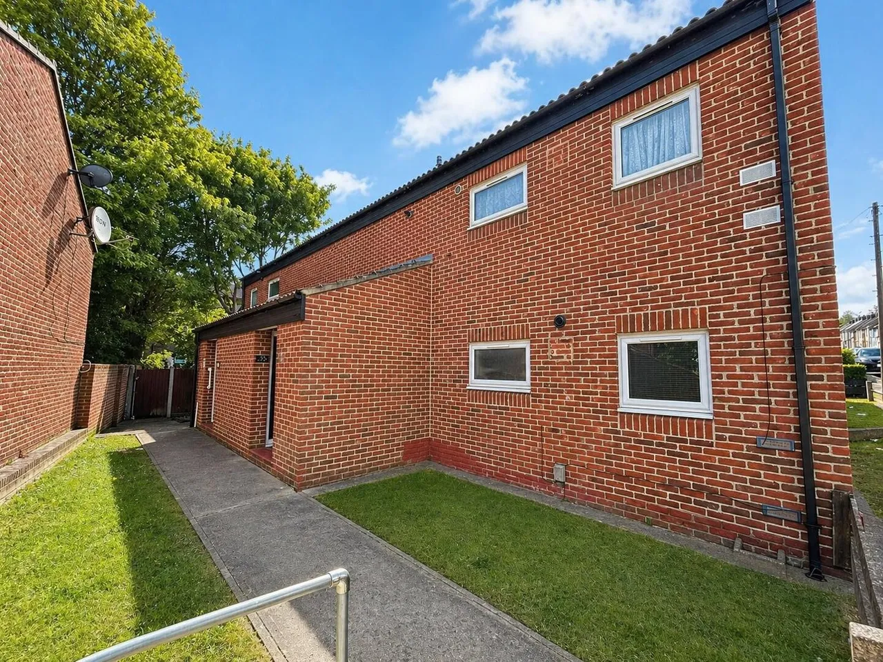 2 bed flat for sale — Charter Street, Chatham