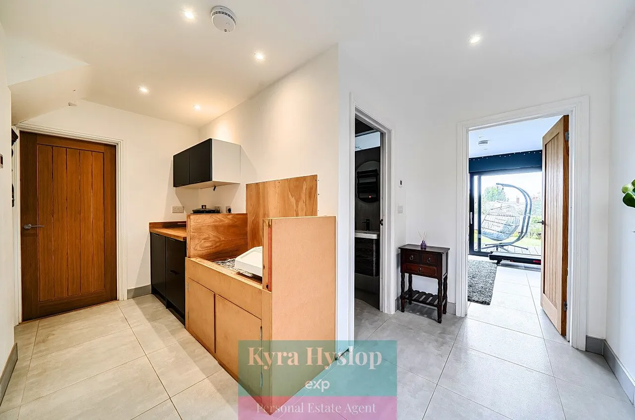 Endsleigh Crescent, Blackhorse, EX5, photo 25
