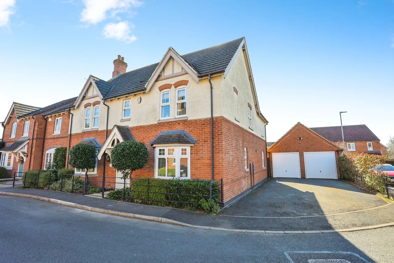 5 bed property for sale, Lockwood Road, Barrow upon Soar, LE12