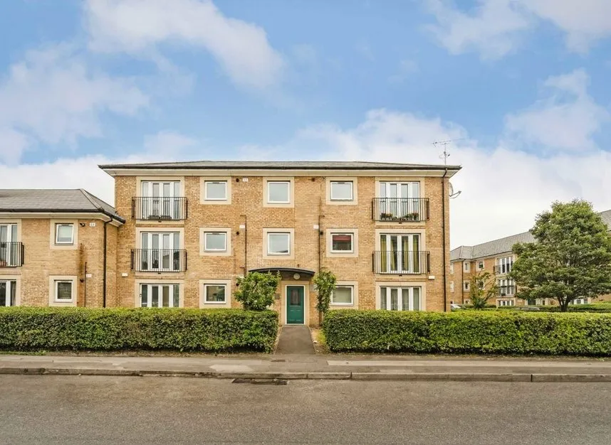 2 bed flat to rent, White Lodge Close, Isleworth, TW7