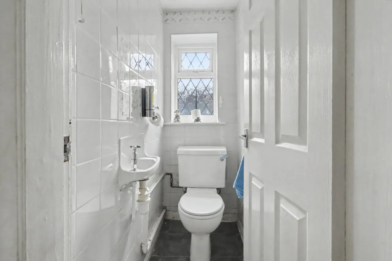 Vaudrey Crescent, Congleton, photo 10