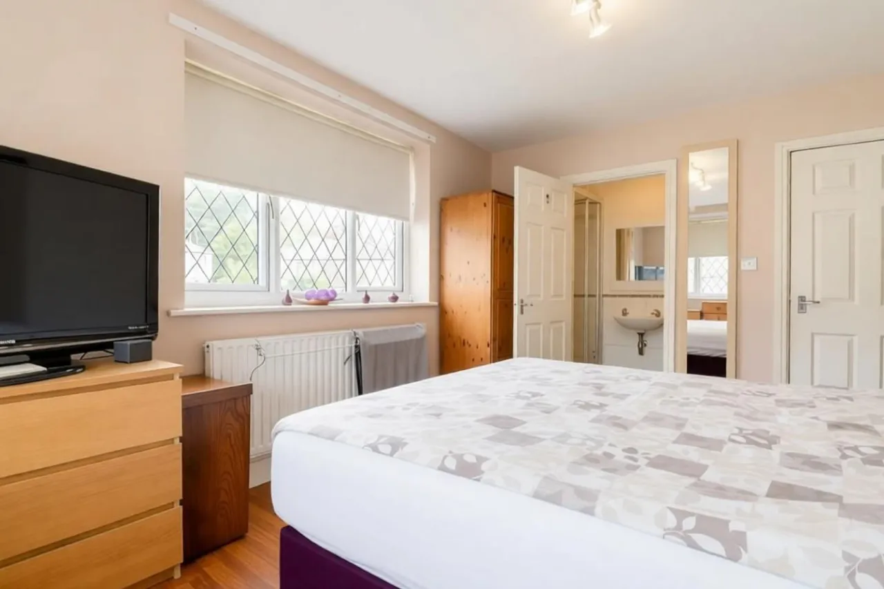 Vaudrey Crescent, Congleton, photo 14