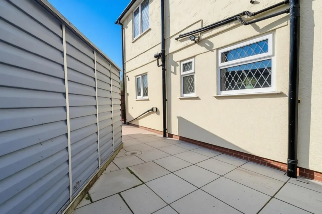 Vaudrey Crescent, Congleton, photo 25