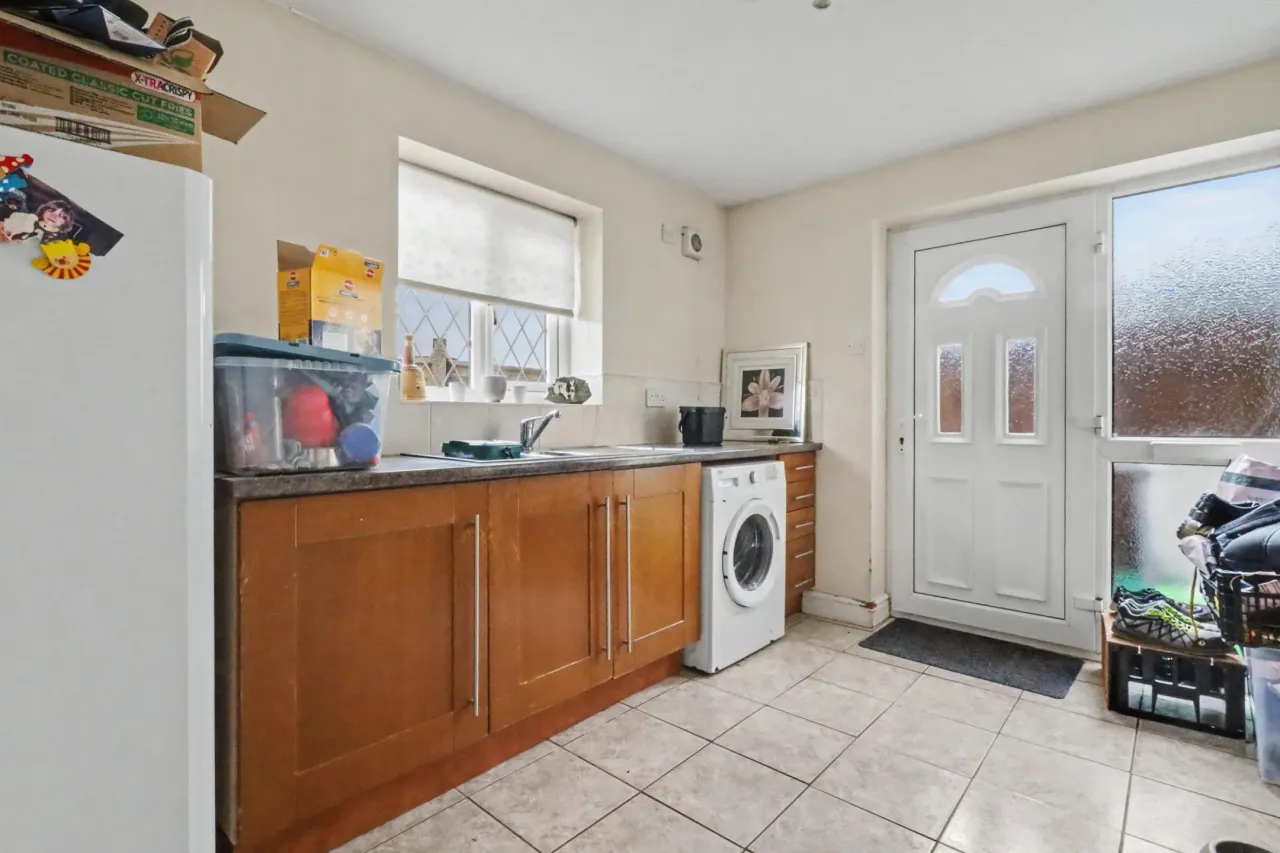Vaudrey Crescent, Congleton, photo 9