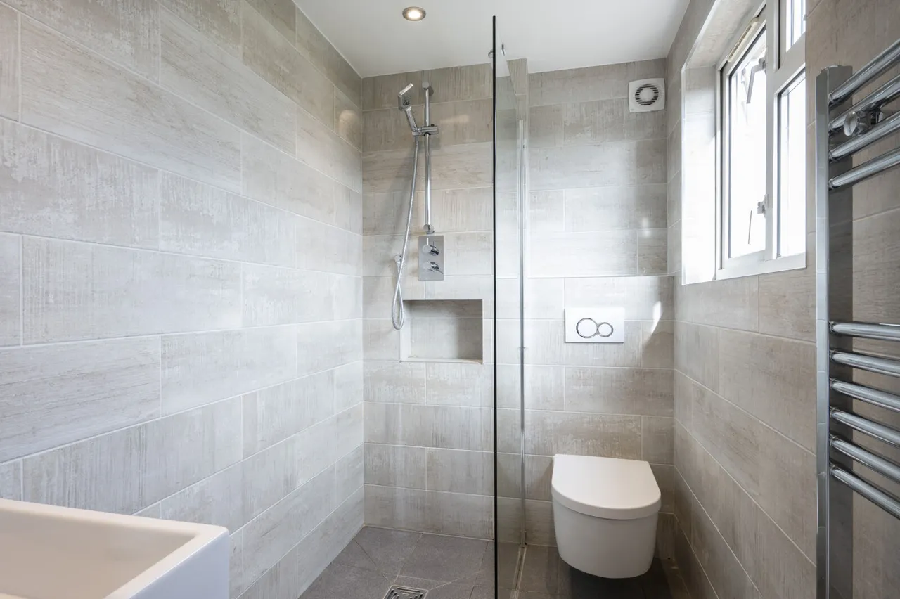 Westway, London, SW20, photo 12