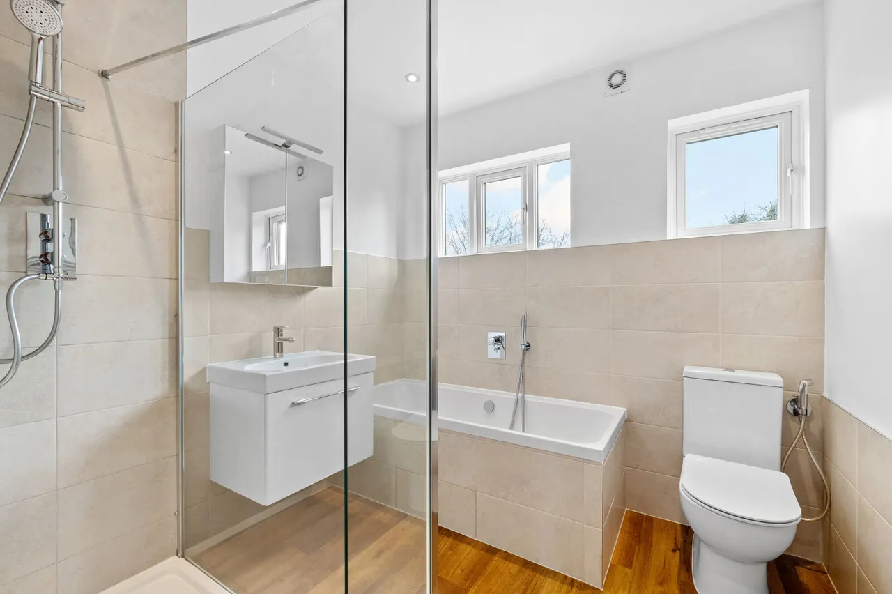 Westway, London, SW20, photo 10