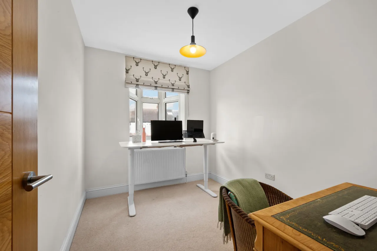 Westway, London, SW20, photo 9