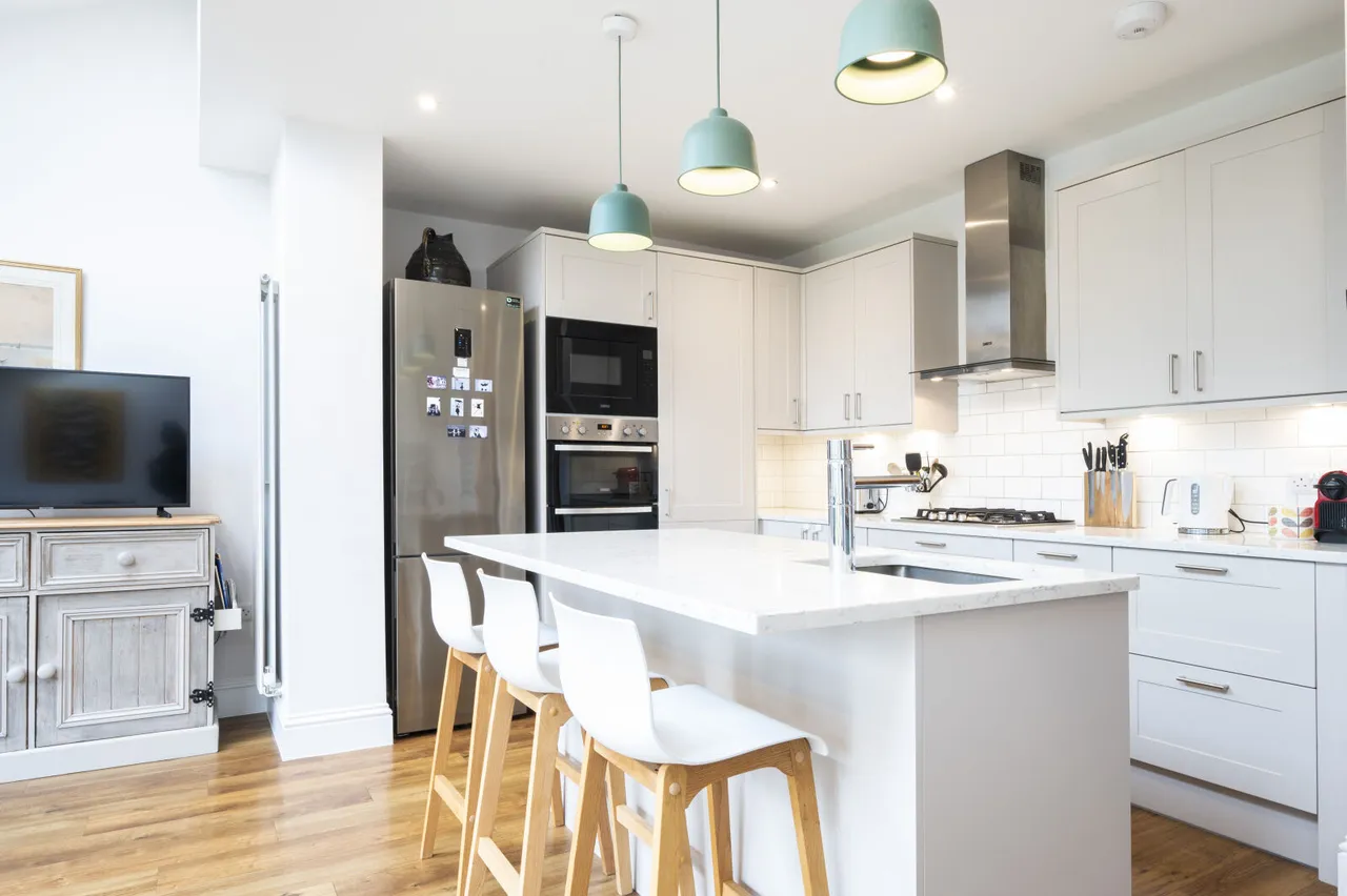 Westway, London, SW20, photo 3