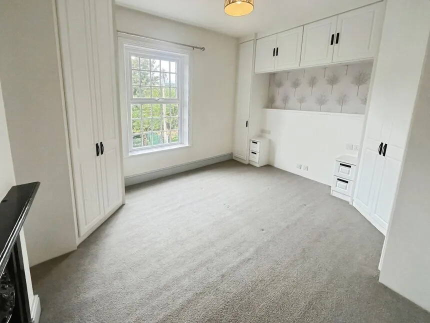 Tredcroft Street, Glossop, Derbyshire, SK13, photo 8