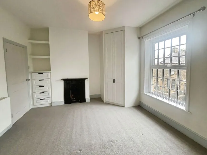 Tredcroft Street, Glossop, Derbyshire, SK13, photo 4