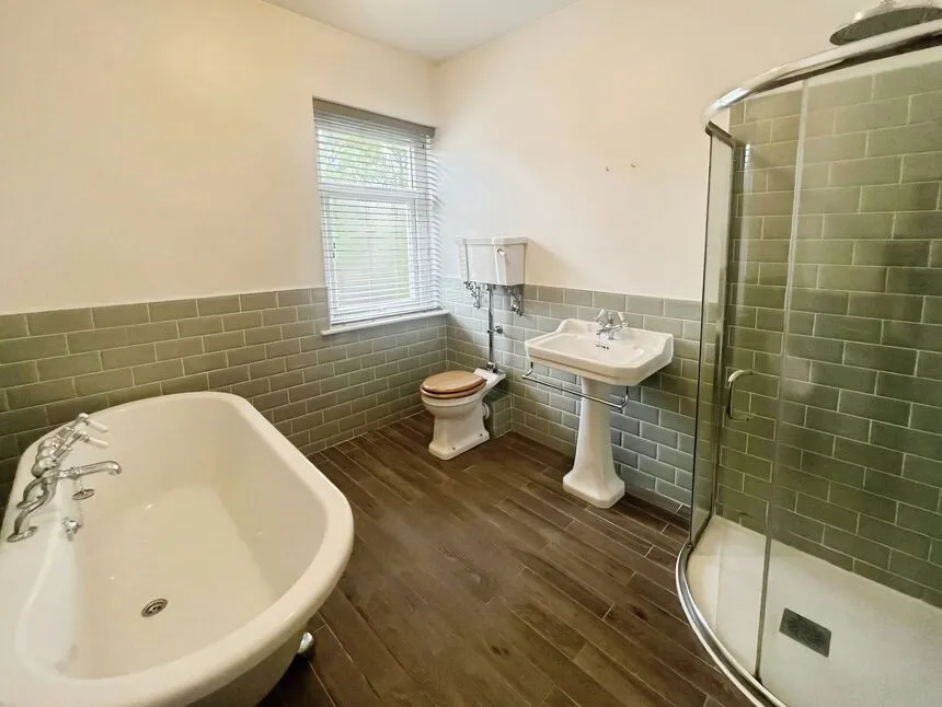 Tredcroft Street, Glossop, Derbyshire, SK13, photo 3