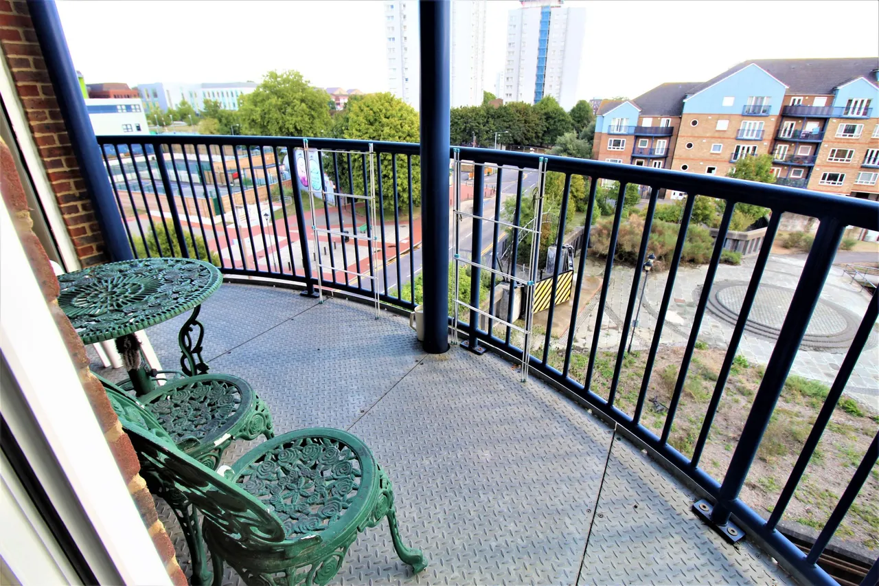 Argent Court, Grays, Essex, RM17 6QT, photo 4