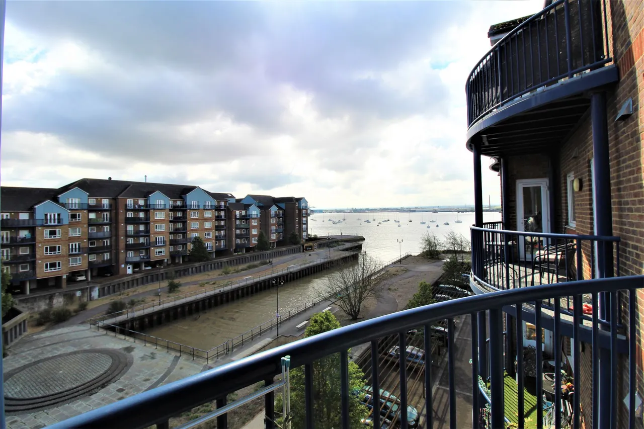 Argent Court, Grays, Essex, RM17 6QT, photo 5