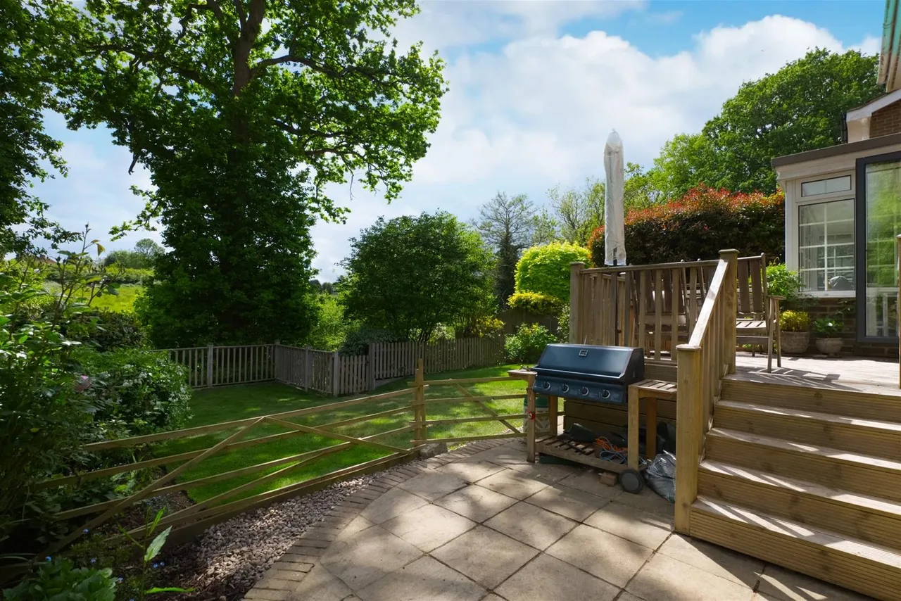 Dickins Way, Horsham, West Sussex RH13 6BQ, photo 7