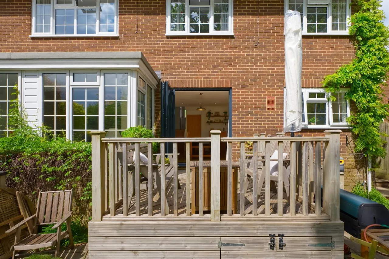 Dickins Way, Horsham, West Sussex RH13 6BQ, photo 10