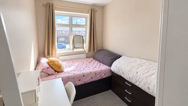 Mungo Park Road, RM13 7PS, photo 12