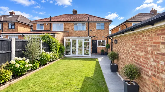 Mungo Park Road, RM13 7PS, photo 15