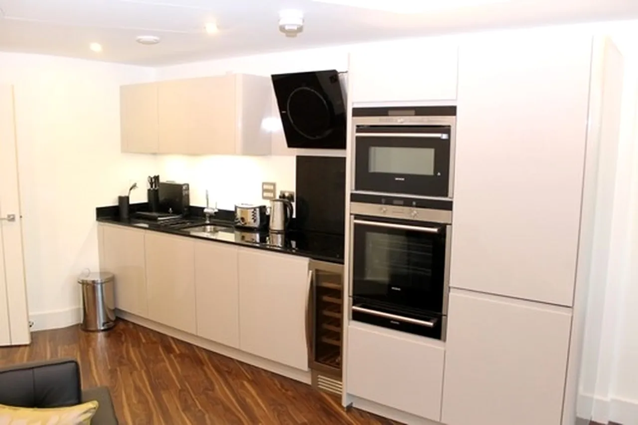 Alie Street, Aldgate, E1, photo 4