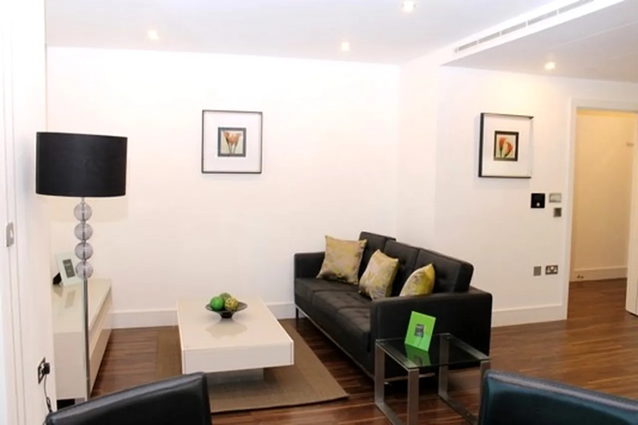 1 bed flat to rent, Alie Street, Aldgate, E1