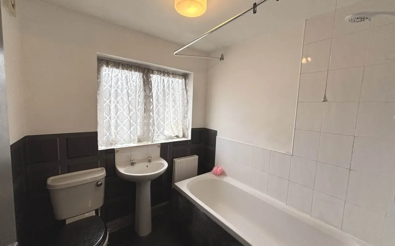 Ullswater Avenue, St. Helens, photo 15