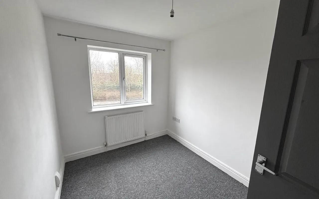 Ullswater Avenue, St. Helens, photo 14