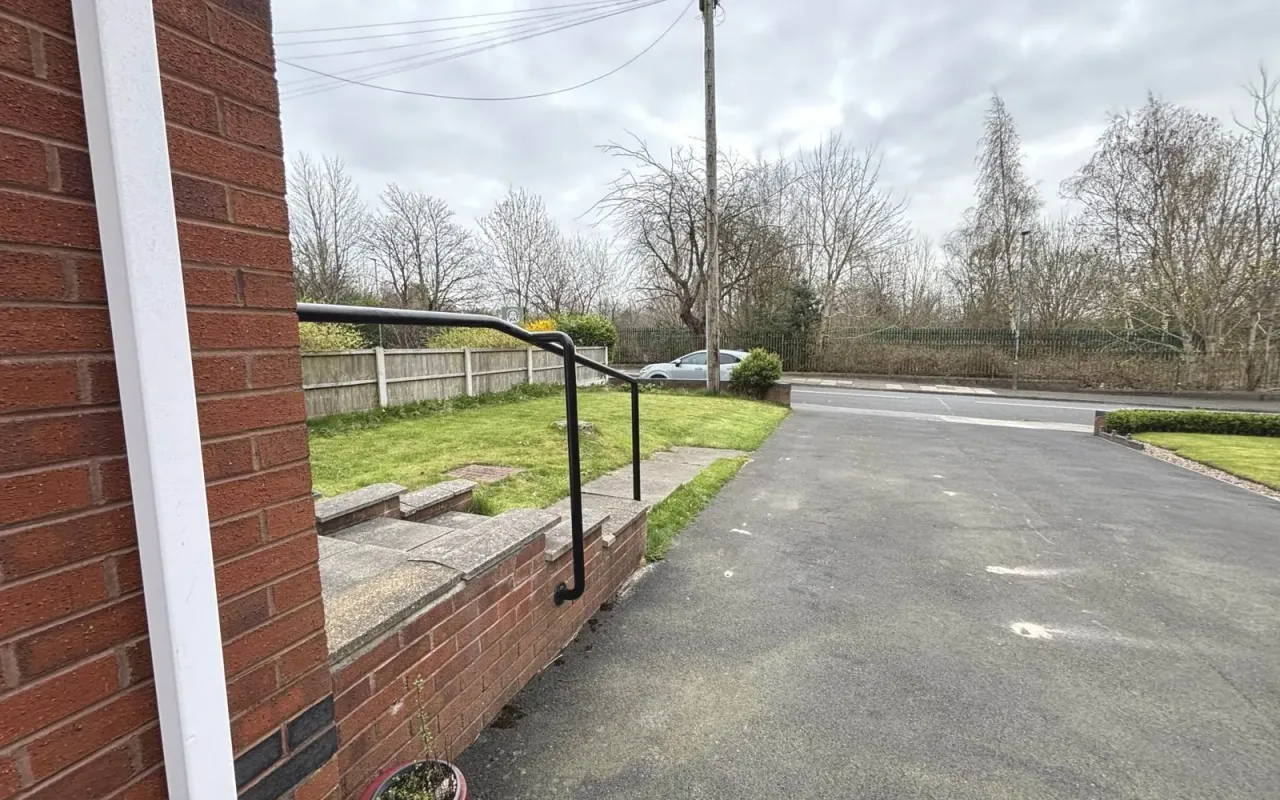 Ullswater Avenue, St. Helens, photo 18