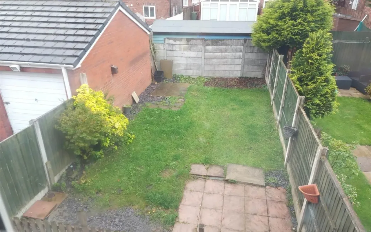 Ullswater Avenue, St. Helens, photo 10