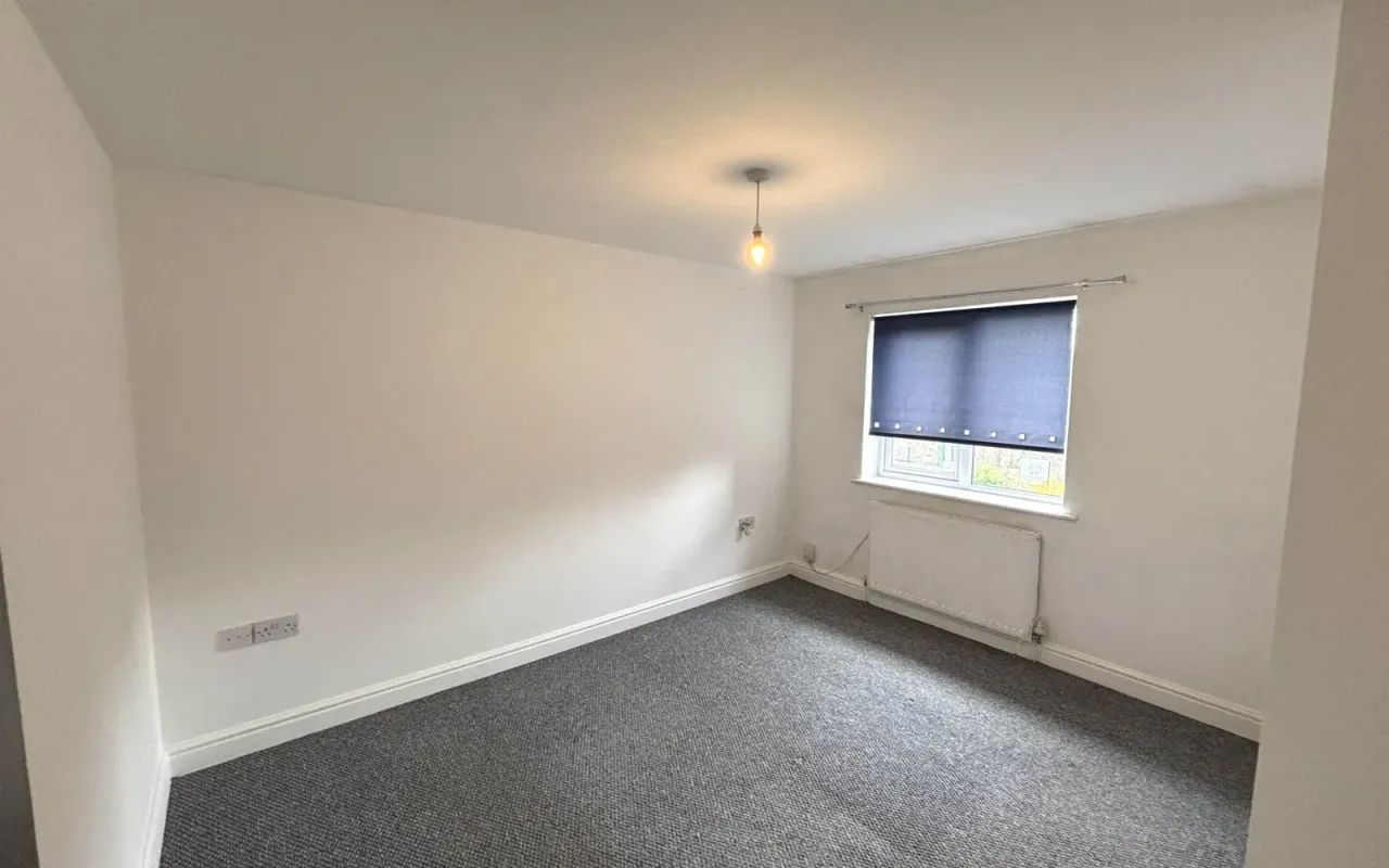 Ullswater Avenue, St. Helens, photo 12
