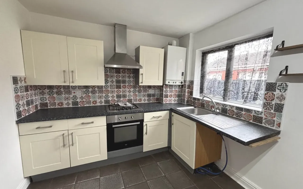 Ullswater Avenue, St. Helens, photo 8